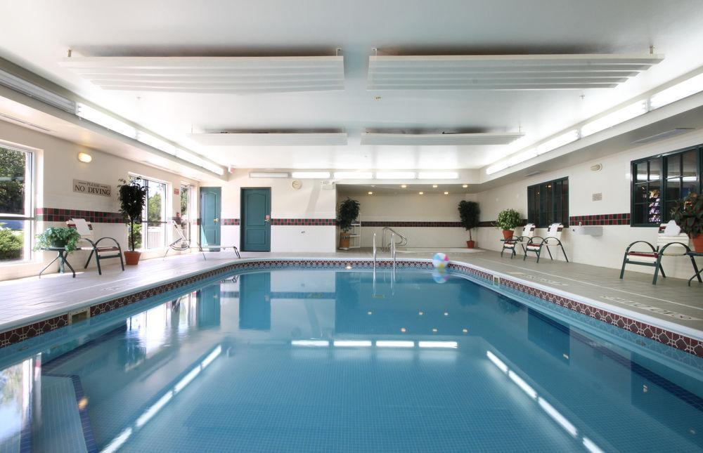 Country & By Radisson, Airport, Oh Hotel 3*
