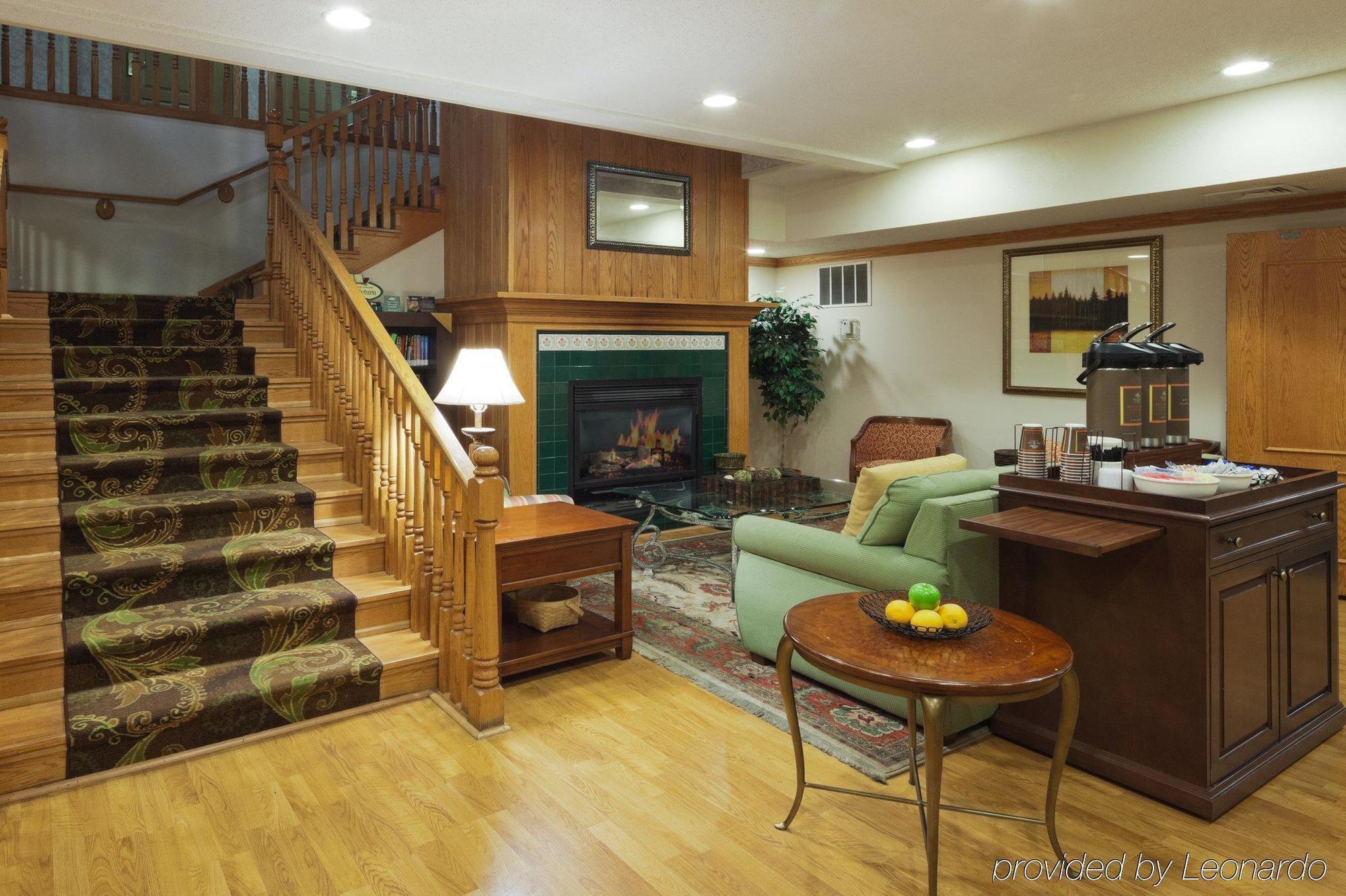 Hotel Country & By Radisson, Airport, Oh